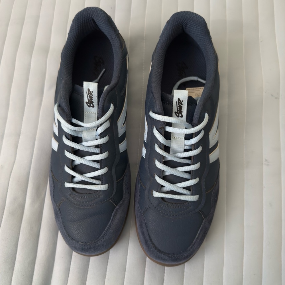 Pull&Bear Men's Sneakers - Navy and White